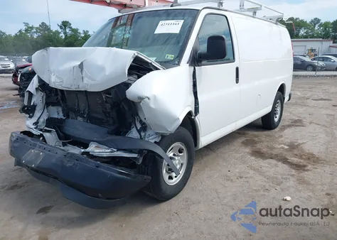 2017 Chevrolet Express 2500 Work Van z USA, uszkodzony, nr VIN 1GCWGAFF7H1340601